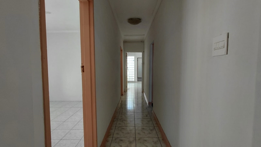 3 Bedroom Property for Sale in Wynberg Western Cape